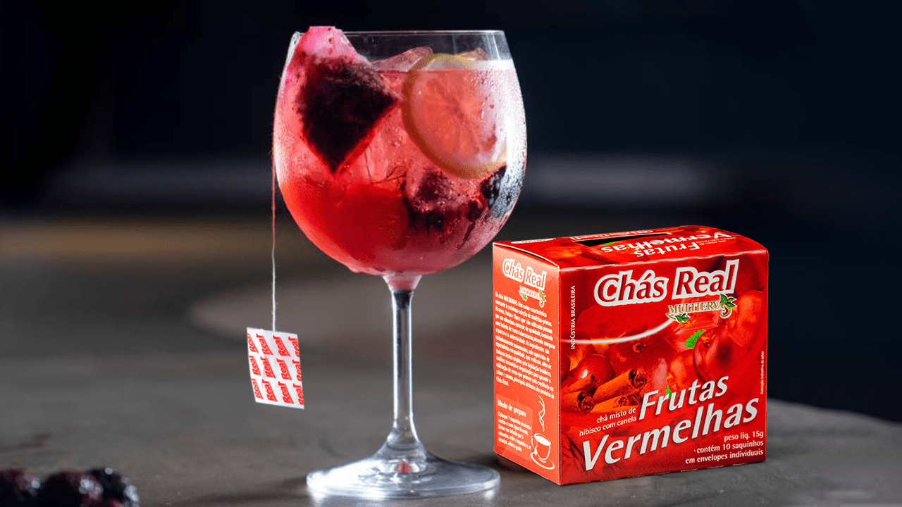 Aprenda a preparar um Gin com Chá de Frutas Vermelhas